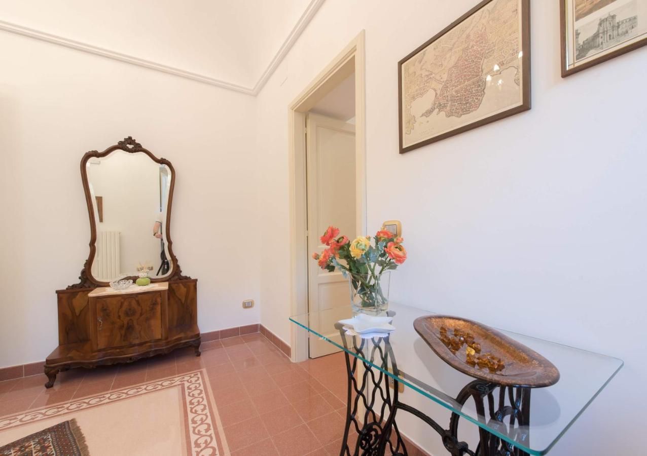 Duomo Seaside Deluxe Apartment By Ortigia Apartments Сиракузы Экстерьер фото