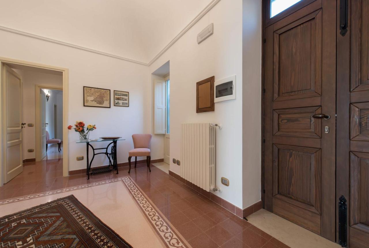 Duomo Seaside Deluxe Apartment By Ortigia Apartments Сиракузы Экстерьер фото