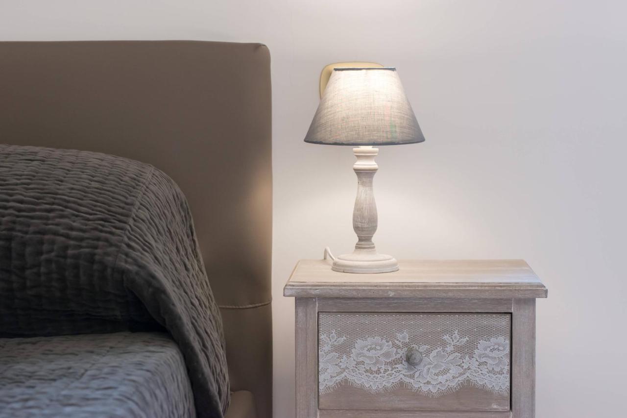 Duomo Seaside Deluxe Apartment By Ortigia Apartments Сиракузы Экстерьер фото